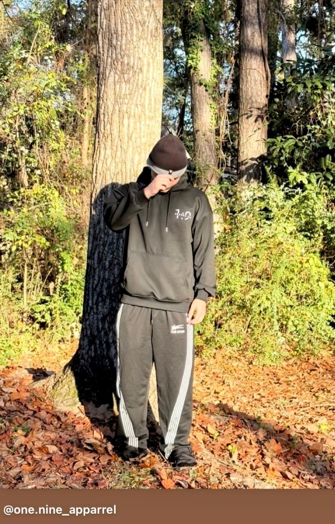 1:9 Hoodie- Black